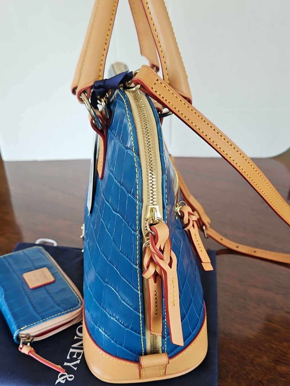 NWT Dooney & Bourke Marine Croc-Embossed Zip Zip Satchel with Matching Pouch - Picture 3 of 16